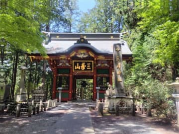 大人気パワースポット三峰神社に初参拝！奥宮に行くときの注意点など