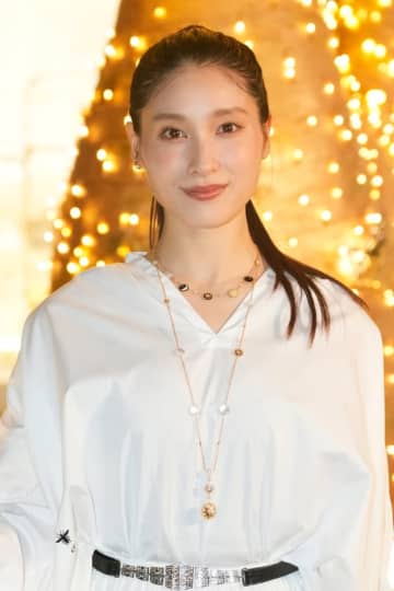 土屋太鳳「傷までも、美しい」歴史感じる楽屋ショット公開に反響「シワが尊い」「ぐっときました」