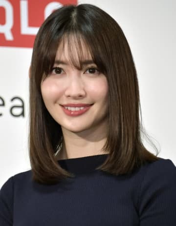 「串に刺さってるのなんだ？」小嶋陽菜、長すぎるデザートに驚きの声「どうやって食べるの」「槍みたい」