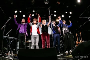 韓国バンド2Z、初のアジアツアー日本公演で熱い思いを届けるステージにて終幕