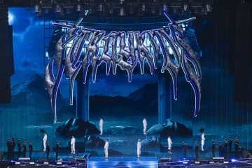 Stray Kids初のスタジアム公演、2日間で10万人を動員！新曲「Hollow」全世界初披露