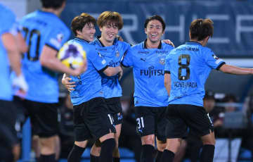 川崎Fがリーグ戦7試合ぶりの勝利！ 家長昭博の技ありシュートが相手のミスを誘う…横浜FCは後半盛り返すも黒星【明治安田J1第14節】