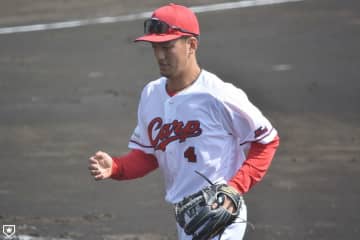 広島・矢野が好守備！佐々岡氏「打撃不振であっても、守備の不振はない」