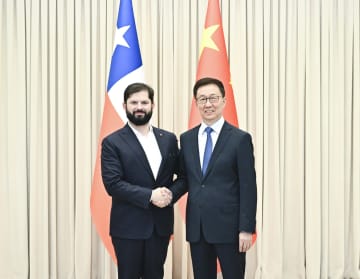 韓正副主席、チリ大統領と会談
