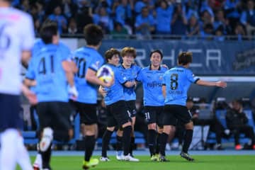 川崎Fが逆転でリーグ戦7試合ぶりの白星！　横浜FCは先制するも終盤に痛恨オウンゴールで逆転負け