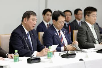 政府、賃上げ実質1％定着目指す　中小支援へ5カ年計画