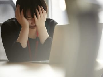 「仕事だから黙ってやれ」はNG！部下が「燃え尽き症候群」を引き起こす危険なマネジメントとは？