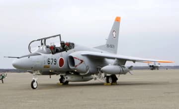 2人乗り空自練習機、池に墜落　愛知で離陸直後、「救出に全力」