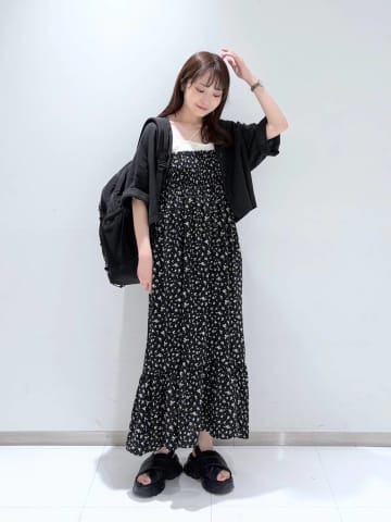 カジュアルすぎが苦手→【ローリーズファーム】で解決！ 大人かわいい「サンダルコーデ」