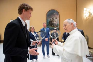 教皇、テニスのシナー選手と面会　イタリアの世界1位