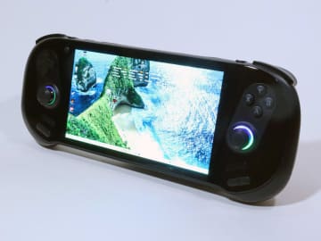 【Hothotレビュー】モジュール式コントローラは実際どうなのか。「AYANEO 3」を試してみた