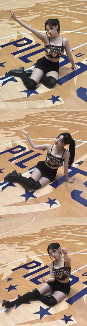 ミニスカ×ニーハイ姿でお座りSHOT！韓国アイドル似の人気チアガールにファン熱視線【PHOTO】