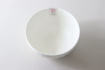 ダイソーのこれ持った瞬間びっくり…！めちゃ軽くて扱いやすい！上質感も抜群な優秀食器