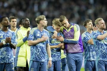 アヤックスが4戦未勝利とまさかの急失速…PSVに首位を明け渡し最終節へ