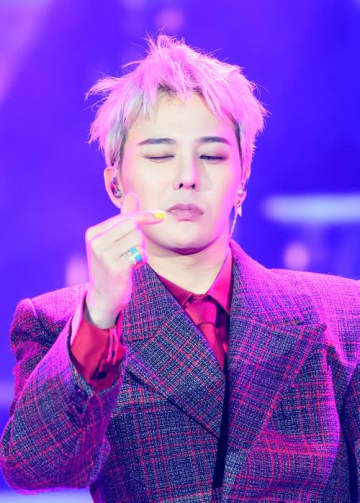 G-DRAGON、今年3月に発生した“73分”のコンサート遅延に言及「いっぱいいっぱいだった」