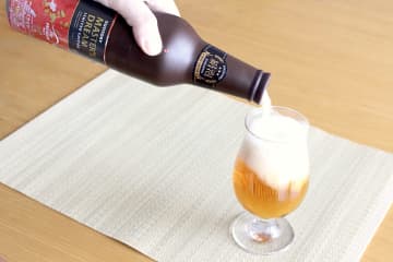 【家電ミニレビュー】酒好き歓喜! いつもの缶ビールが「絹泡」で極上の一杯に変わる