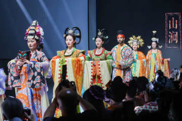 無形文化遺産の美を体験する：China National Silk Museumで2025年「Chinese Hanfu Month - Celestial Craftsmanship and Heavenly Garments」展が開幕