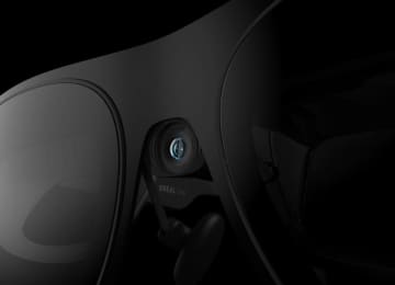 ARグラス「XREAL One」を“6DoF”に拡張、撮影機能も備える専用アクセサリー「XREAL Eye」発売