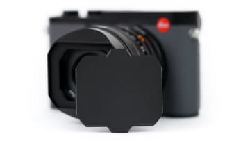 ライカQ3 43専用のレンズキャップ「Q-CAP 43」発売。スリムでミニマム