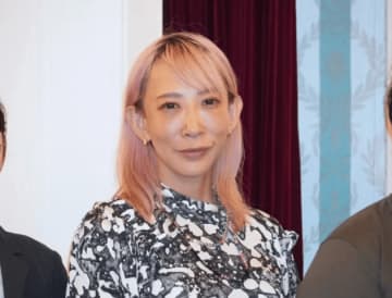 蜷川実花が「夢のような」ベネチアの島を撮るとこうなる。カラフルな街並みに「絵本みたい」「かわいい！」と反響