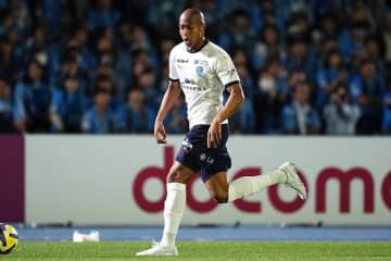 なぜ横浜FCは先制後、引いて守る時間が増えたのか。23歳FWが狙いを説明「守り切ったら後半、ルキアンや武蔵君もいる」
