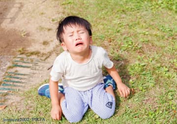 「頭を打ったけど元気そう」な時は様子見で大丈夫？　子どもの転倒・転落の見逃せないサイン