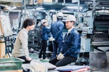 「大手企業との競争に勝てない」慢性的な人手不足に苦悩…中小企業が痛感する人材確保の厳しい現実【厚労省最新データ】