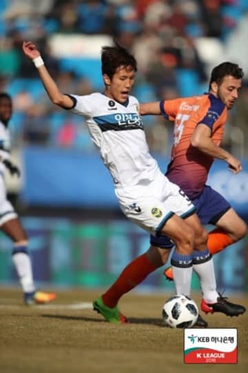 「まるで罪人扱い」SNSに届いた無責任な声…急逝した韓国元サッカー選手の妻が怒りの投稿