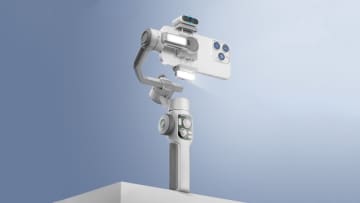 ZHIYUN、メインストリームスマホジンバル「CINEPEER SMOOTH 5E 」海外発表。3軸ジンバルやAI追跡で映像の表現力UP