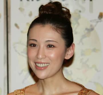 雛形あきこ、自宅ガーデニングで育った多肉植物の花に感激「こんな花が咲くんだねぇと癒されました」