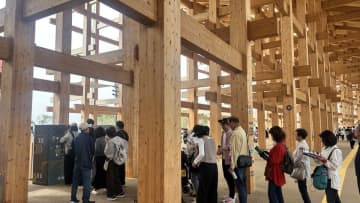 大阪・関西万博開幕から1ヶ月、給水スポット給水回数100万回突破！会場で広がる行動変容。マイボトル“給水”が「熱中症予防」対策へ　「熱中症予防」「プラスチックごみ削減」啓発。来場者と運営スタッフによるサステナブルアクション！