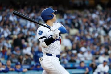 大谷翔平が４戦ぶりの13号ホームラン！ 通算15本目、飛距離123メートルの豪快先頭打者アーチに本拠地は大熱狂