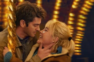 現代音楽家でもあるThe Nationalのブライス・デスナーがスコア担当、映画『We Live in Time この時を生きて』における音楽の重要性