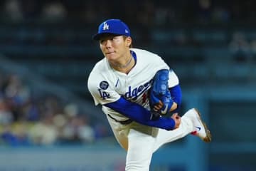 山本由伸が今季5勝目　6回3失点の“粘投”で防御率2.12…味方打線が逆転成功で笑顔