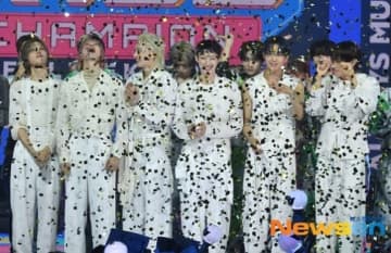 【PHOTO】P1Harmony、5/14放送の「SHOW CHAMPION」で1位を獲得！