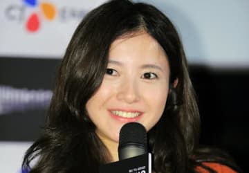吉高由里子、「今日も茶色い」食卓を公開⇒「今宵も美味しそうな茶色」「お野菜食べてえらい」とファン