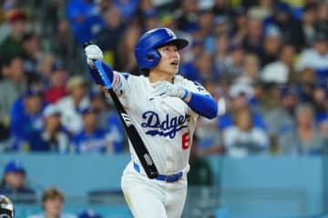 ド軍キム・ヘソン、メジャー1号直後に大谷翔平から“心遣い”　謎のポーズは「ヨシノブがショウヘイに…」
