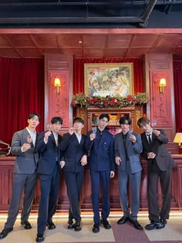 ライブ開催も発表！MONSTA X、10周年記念日に6人が集結「本当に夢みたい」