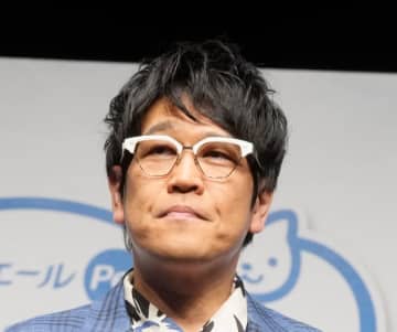 古坂大魔王、差し入れでおくられた三重の「プレミアムトマトカレーせんべい」の味に驚き「カレーのご飯を食べている感じ…」