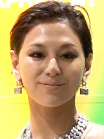 西内まりや、芸能界引退を発表　「今年になって身内があるトラブルを」　理由つづる