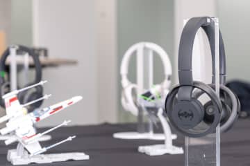 nwm 、『スター・ウォーズ』コラボ “ながら聴き” ヘッドホン。ルーカスフィルム監修