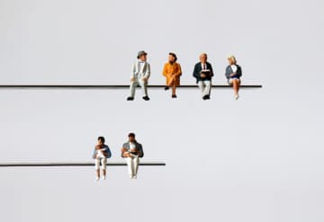 日本の人口が減り続けている…「財政」と「社会保障制度」への圧力はどうなる？考えられる「経済的影響」を解説