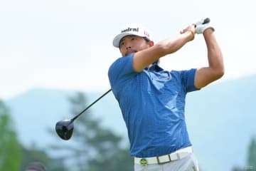 7年ぶり勝利へ小平智が首位発進 金子駆大が並走