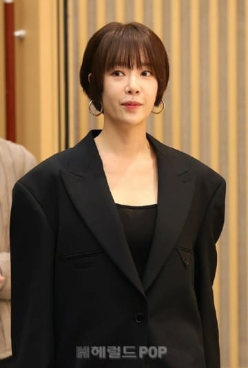“4億円以上の横領容疑で起訴”…女優ファン・ジョンウム、実父と出演した最近の番組では良い娘をアピールしていたのに…