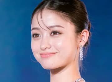 「えガチ無加工？」橋本環奈、“髪ボサボサ”な姿を公開→「女神すぎてびっくり」「吸い込まれそう」と話題に