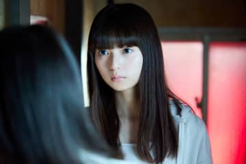 ドラマ『恋は闇』齋藤飛鳥が謎の女性役で登場！浩暉（志尊淳）の部屋で万琴（岸井ゆきの）と鉢合わせ物語が暗転