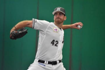 ロッテ・サモンズ、来日初勝利！「守備陣がしっかり守ってくれて本当に感謝」