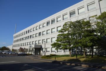 JR列車の屋根に男性遺体　後頭部から出血、新潟
