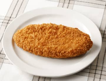 目を疑うほどの大きさと、思わず笑みがこぼれるほどの重量感で586kcal! ローソンが「メガコロッケ」を発売