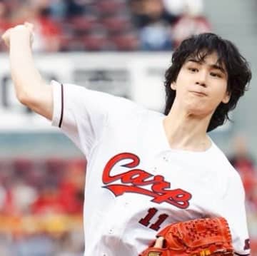 JO1・豆原一成「東京ドームより緊張」　始球式で見事なノーバウンド投球披露